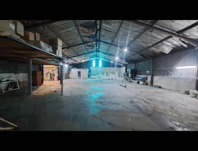 2,250M² FACTORY TO LET IN ALTON